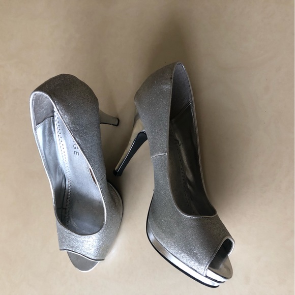 Rampage Silver Sparkly Peep Toe Heels - Size 10 - Picture 2 of 5